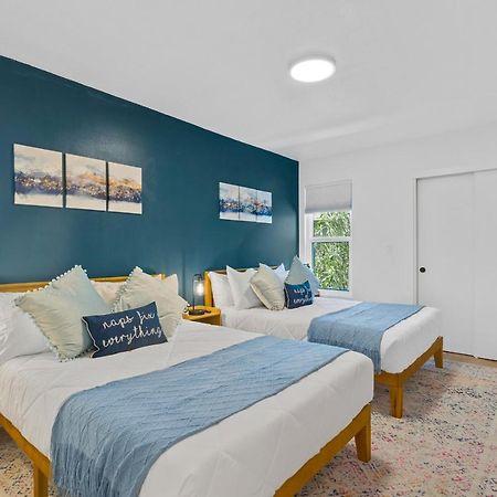 Stylish Phoenix Townhome - Foosball Table, Laundry, Parking! Экстерьер фото