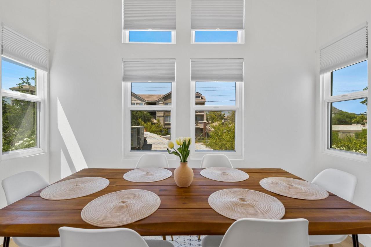 Stylish Phoenix Townhome - Foosball Table, Laundry, Parking! Экстерьер фото